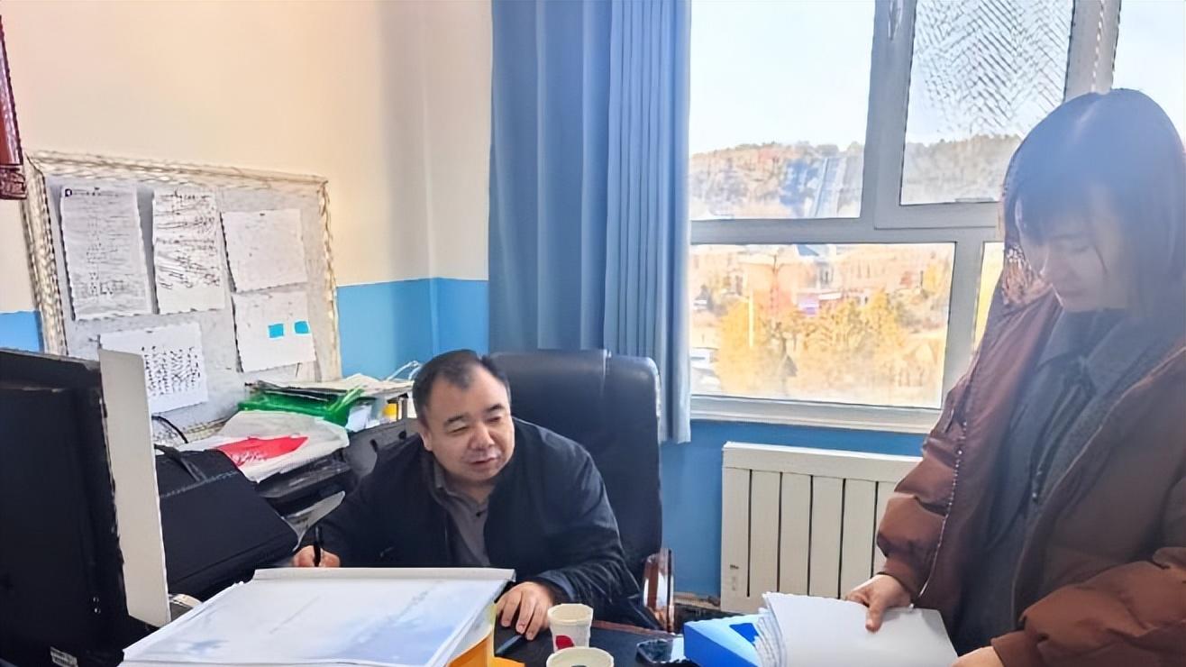 督导检查促提升 乌兰木伦小学迎指导