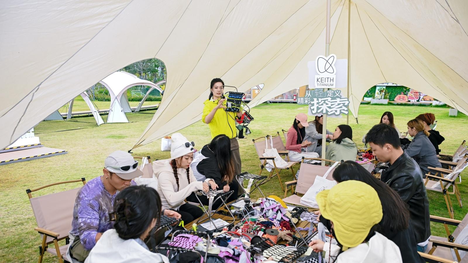 ​佛山铠斯钛：炫彩钛屋快闪点亮上海浦东，以空间探索刷新材料想象