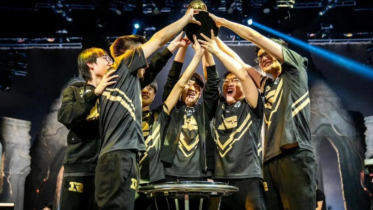 TheShy喜提剑魔皮肤！ON回应商K节奏：里面只有酒啊