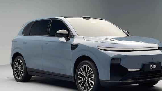 零跑汽车材质引热议，11万售价挑战25万品质，是木头还是塑料的真相