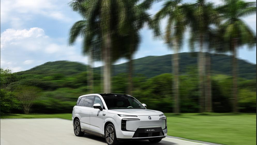 大六座安全豪华SUV腾势N8L正式开启预售，预售价31.98万起