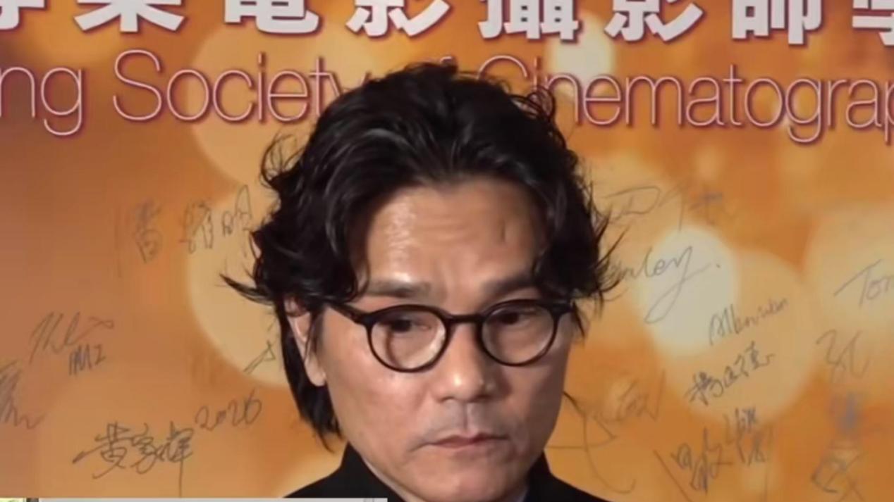 88岁谢贤近照曝光，精气神很弱，容貌与晚年母亲的样子一模一样