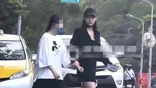 汪小菲大s保护女儿远离娱乐圈



看到汪小菲和大S女儿的照片，真的让人感慨！这