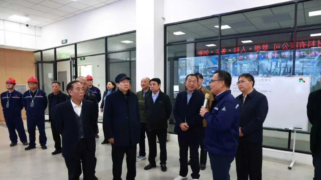 荆门高新区·掇刀区组织退休干部开展“为霞满天映支点”活动