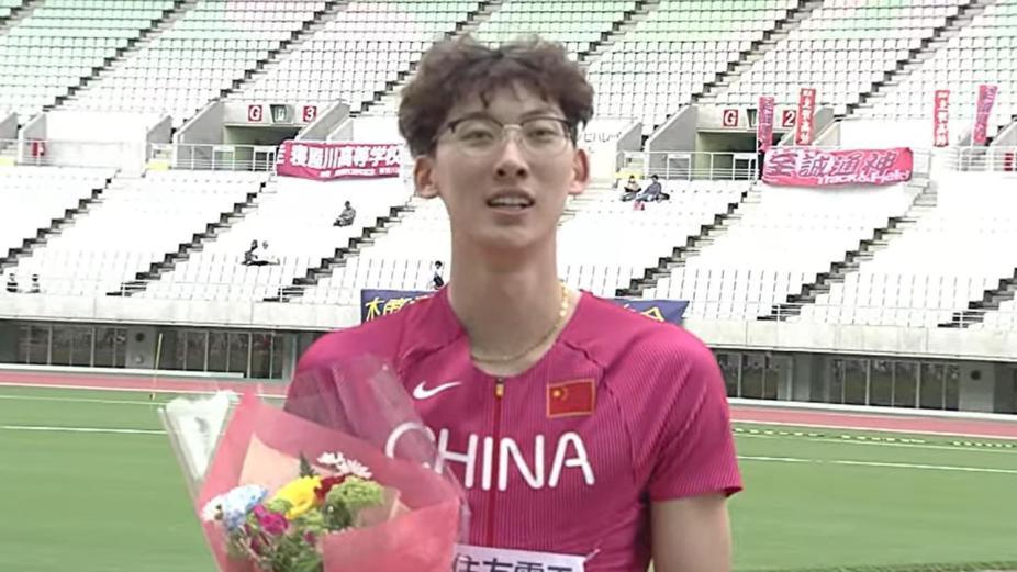 13秒23！“眼镜飞人”徐卓一破纪录夺冠，达标东京世锦赛