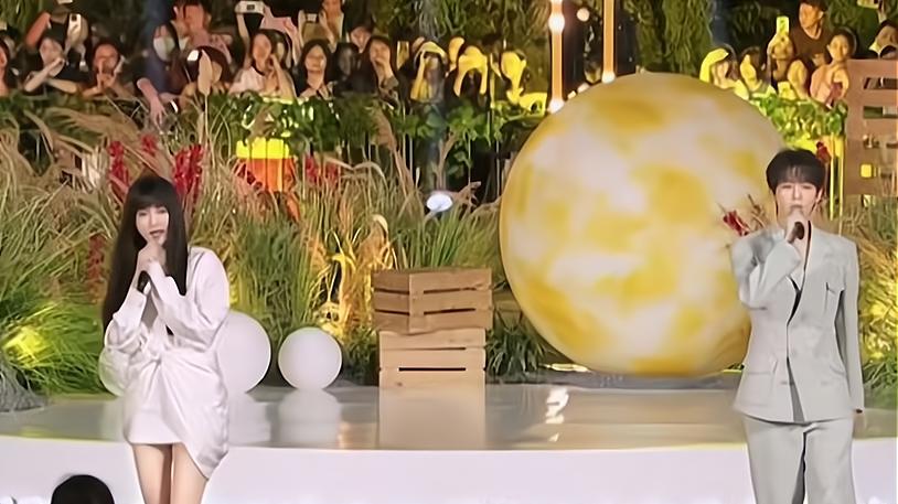 2025央视五四晚会：关晓彤清纯，宋轶温柔，赵今麦青春活力尽显！