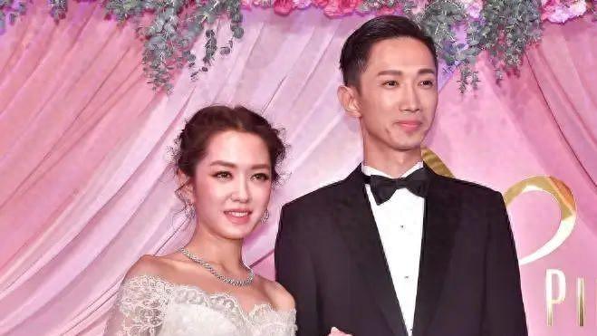 台湾著名主持人杨千霈和老公洪家杰离婚