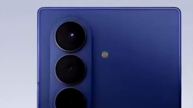 三星Galaxy Z TriFold亮相韩国：安卓阵营三折叠屏首作登场