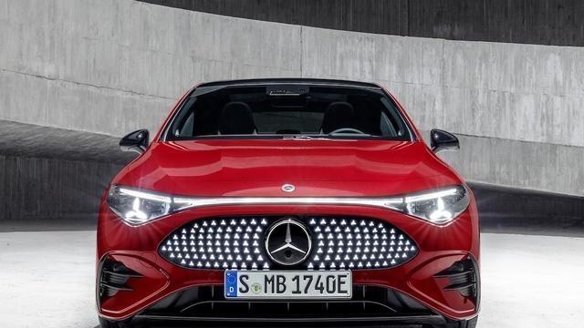 全新梅赛德斯-奔驰CLA全球首发，引领豪华轿跑新潮流，科技与设计完美融合