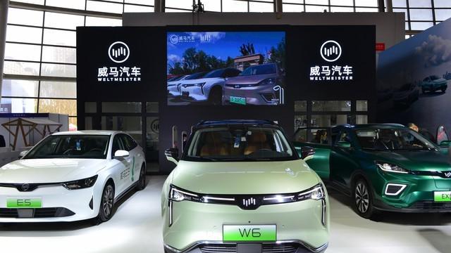 3亿油车主的噩梦：2025年这三个暴击，让加油比充电还煎熬