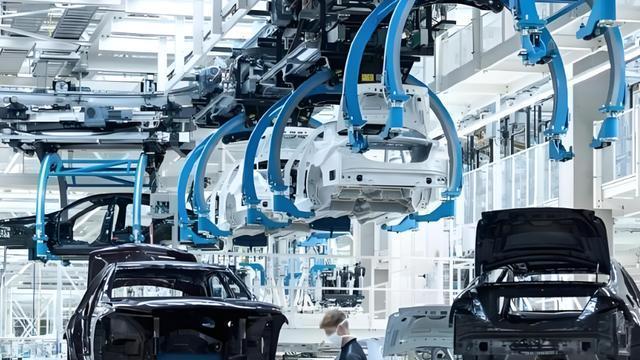 奥迪工厂血泪关停，员工全部失业？电车围城下，欧洲汽车凛冬已至