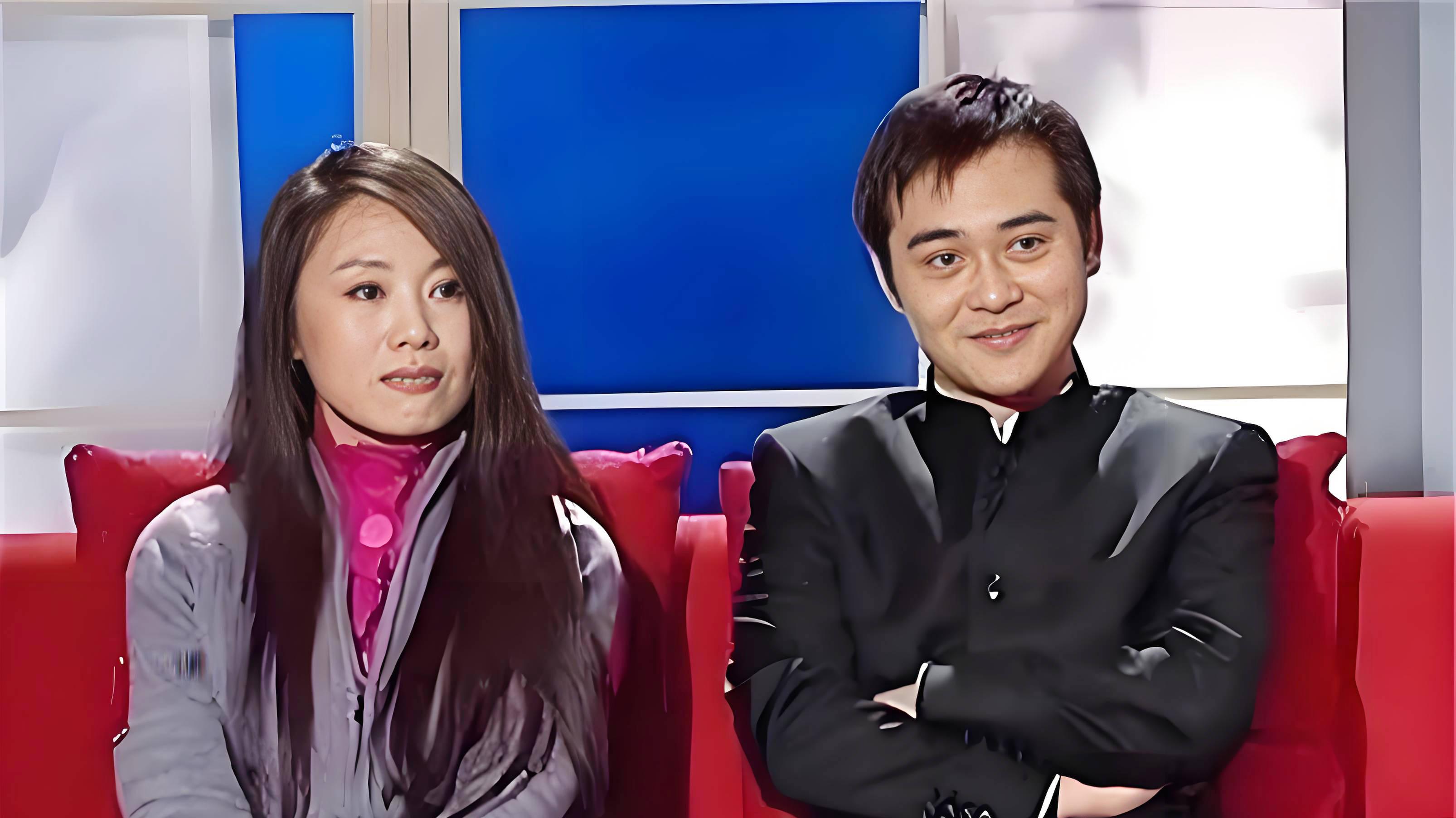 她42岁嫁小15岁老公，结婚21年后，她变化不大，丈夫却像换了个人