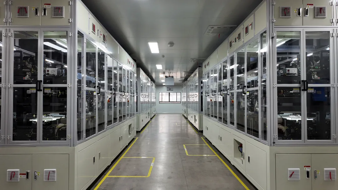 不止于GWh：揭秘正辉半固态电池产线背后的“一致性”密码
