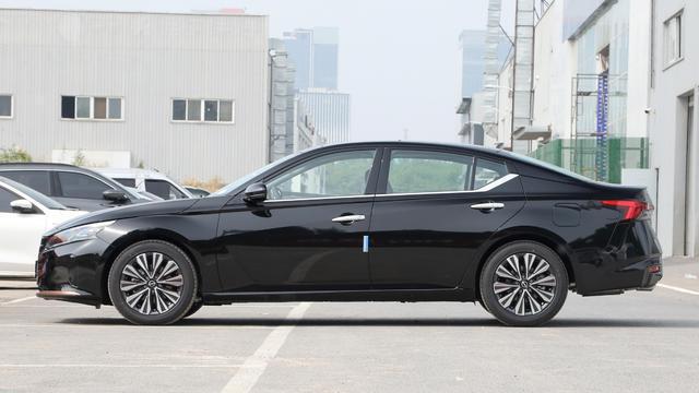 日产天籁又放大招！送全险+动力总成终身质保，值得买吗？