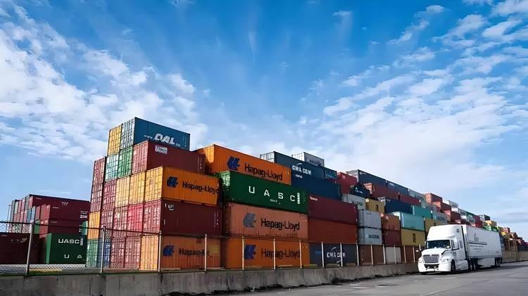 刚离开中国，马克龙再发难，如果中国不改变，欧盟将采取强制措施