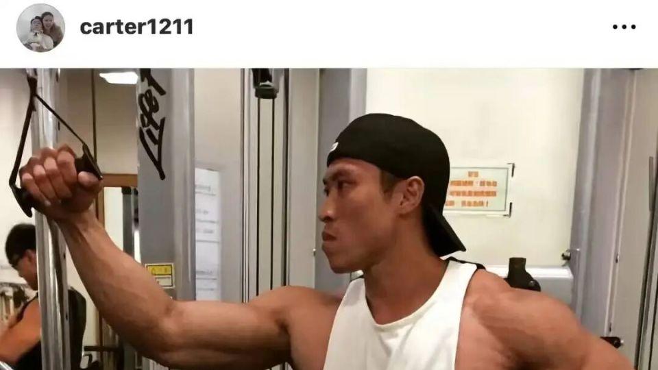 37岁殉职消防员何伟豪生活照曝光，与女友溢出屏幕的幸福，引无数网友泪目