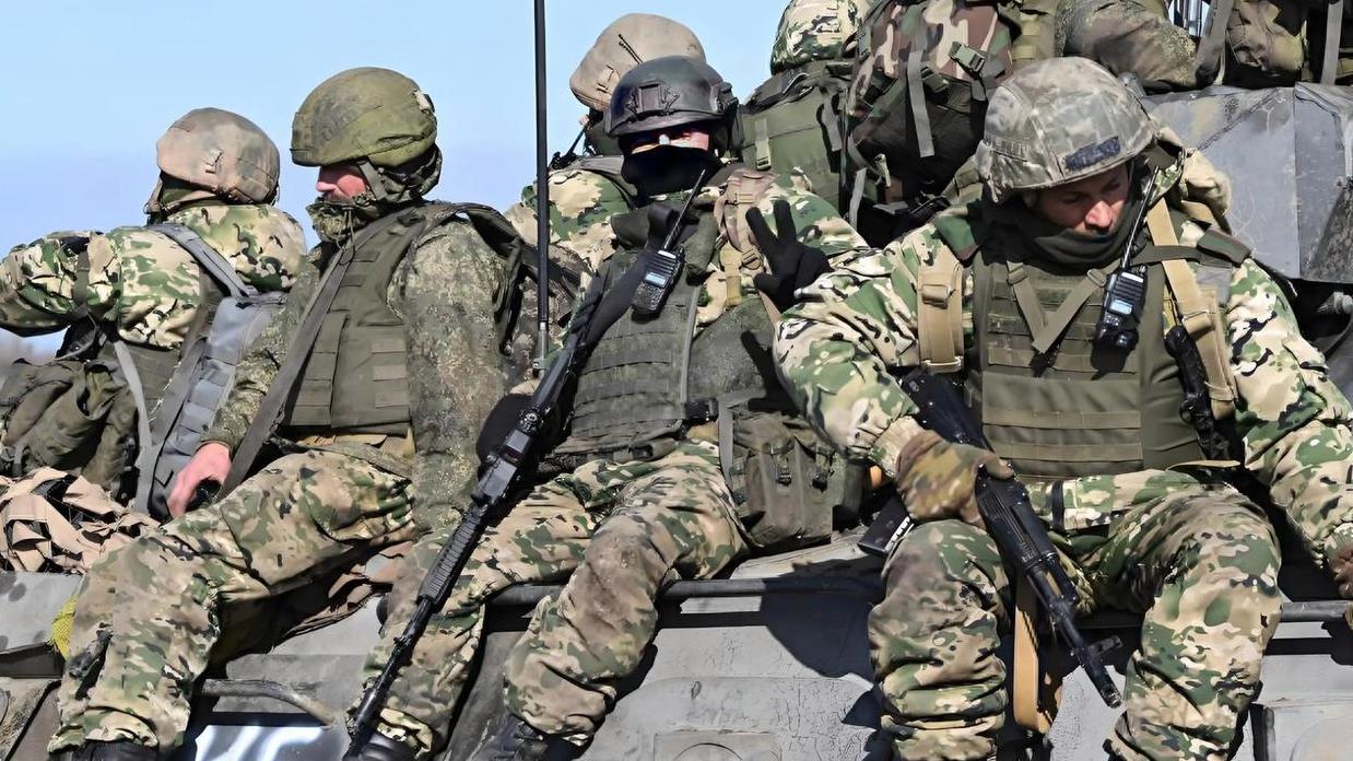 美国暂停对乌援助！普京反应惊人，中国谢绝欧洲提议