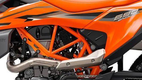 KTM690Rally路试再曝光，换个达喀尔战车头就真的能行了？