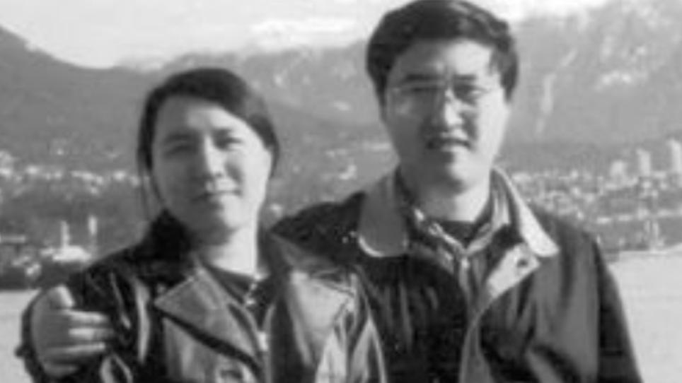 亲生父亲斧杀留美女儿女婿，庭审称：不后悔，再选一次还杀！