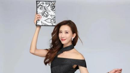 林志玲黑色露肩造型，身材曲线尽显无遗