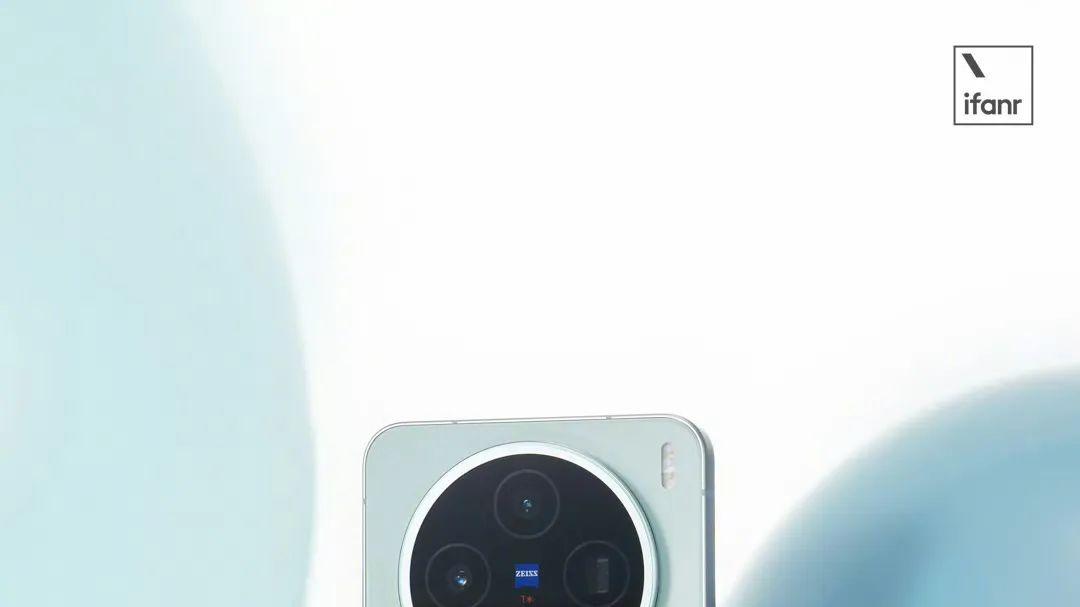 天玑9400+、V2硬化影像芯片、50Mp后置三摄，vivo X200s今晚发布