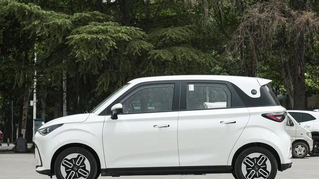 奇瑞多米正式上市，推两款车型，5.99万起