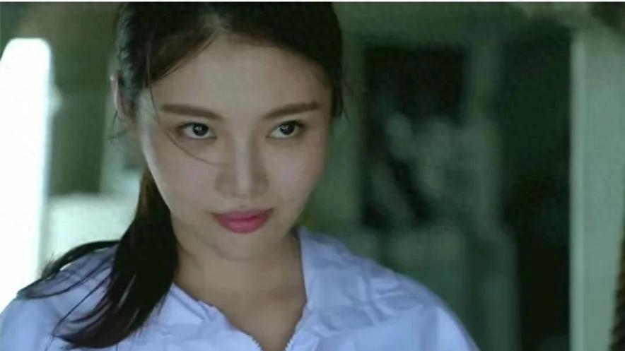 椰树广告里的性感女神，徐冬冬的烟火人生比标签更动人