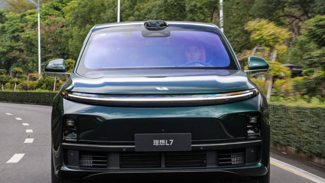理想L7降价3万，车长超5米，配330kW双电机
