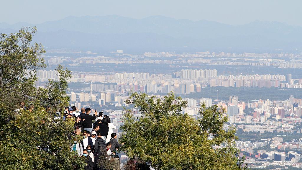 汪美红从事挑夫职业，展现伟大母爱