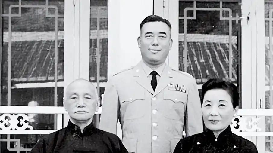 郝柏村回忆录：蒋介石接受雅尔塔协定乃一生最大失策