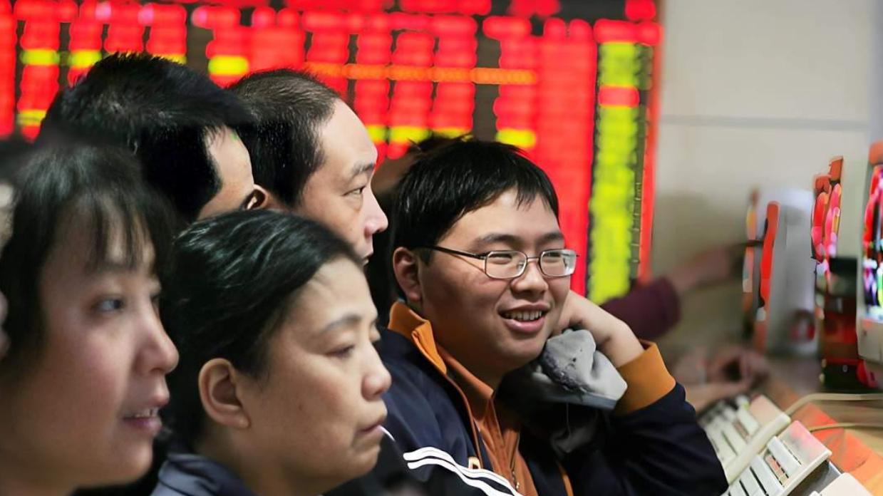 确无利好！董事会连续8次澄清，没人相信！14万股民轮番往里冲锋