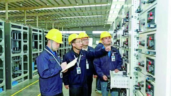 全国劳模冯喜军的“追光”人生
