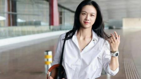 通勤穿搭灵感，衬衫搭配牛仔裤简约高级显气质