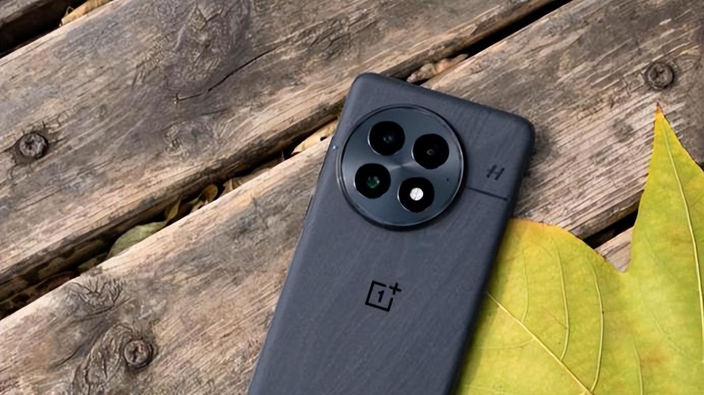 太猛了！一加13：骁龙8至尊版+120倍数码变焦+6000mAh，性价比无敌