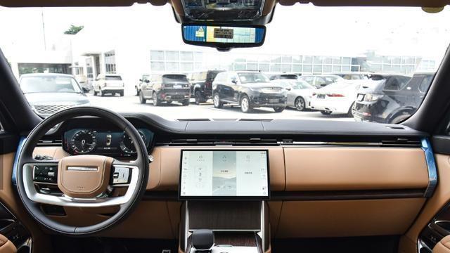 裸车价比迈巴赫GLS低38万，3.0T引擎爆发400马力，气场不输奔驰