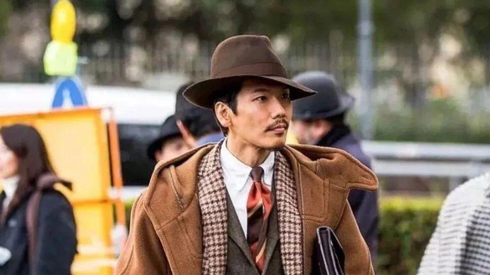 等我老了也学“日本男人”：绝不穿冲锋衣，换成这3种冬装更高级