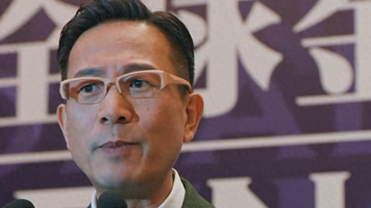 港味警匪剧久违了！《守诚者》北京卫视开播，陈小春带队守香港