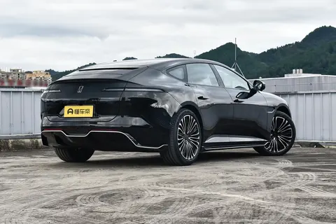 全新阿维塔12四激光版：不只是堆配置，用着舒服才重要