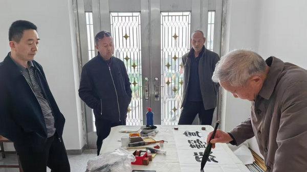 著名书法家叶智平到涡阳送字下乡