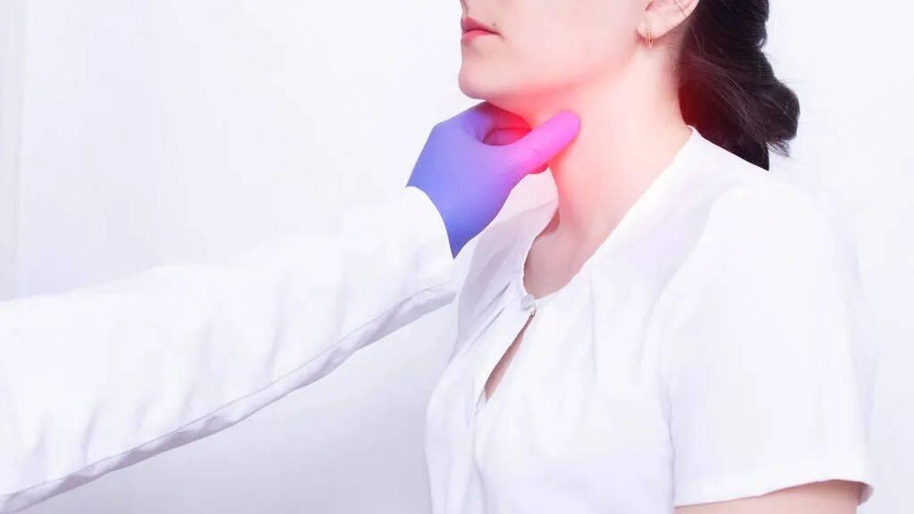 总是觉得喉咙有东西？可能是慢性咽炎在作怪！