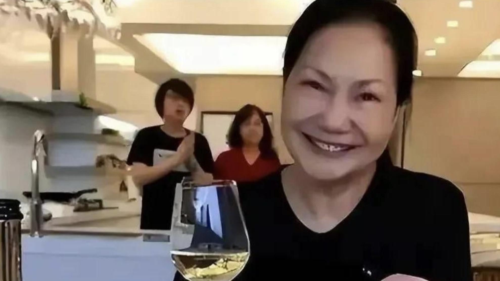悲痛掩盖下的真相？，750万的巨额索赔，沉默的汪小菲和最后的真相