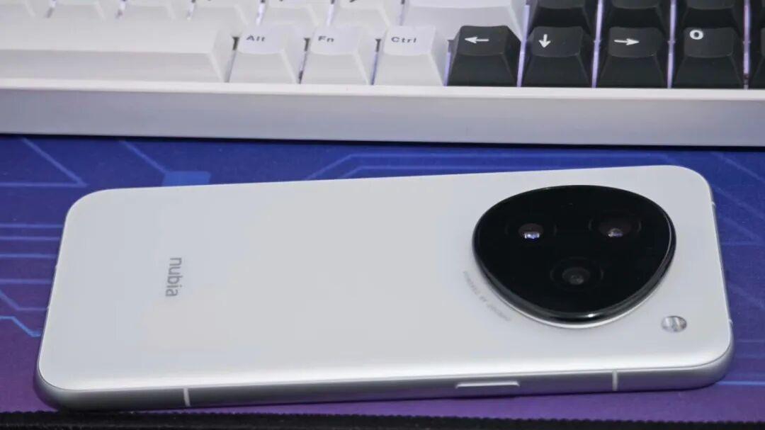 这部安卓新机抢疯了！现货加价900块，搭载骁龙8至尊芯片