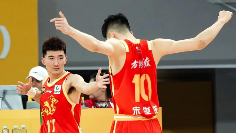 CBA季后赛：广厦1-0，辽篮19分惨败，杨鸣抗议，直接吃T