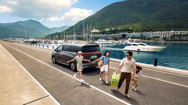魏建军五一直播揭幕，全新高山诠释安全科技，引领家庭出行新风尚