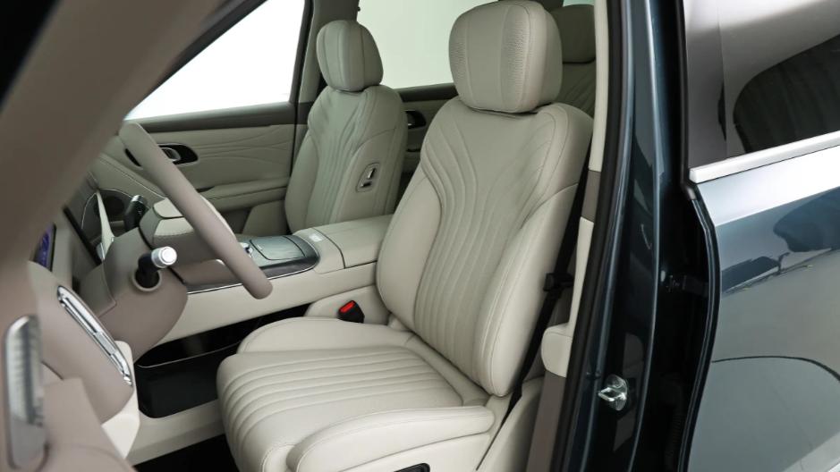 定价多少你能接受，吉利银河M9亮点不少，竟然还有漂移泊车