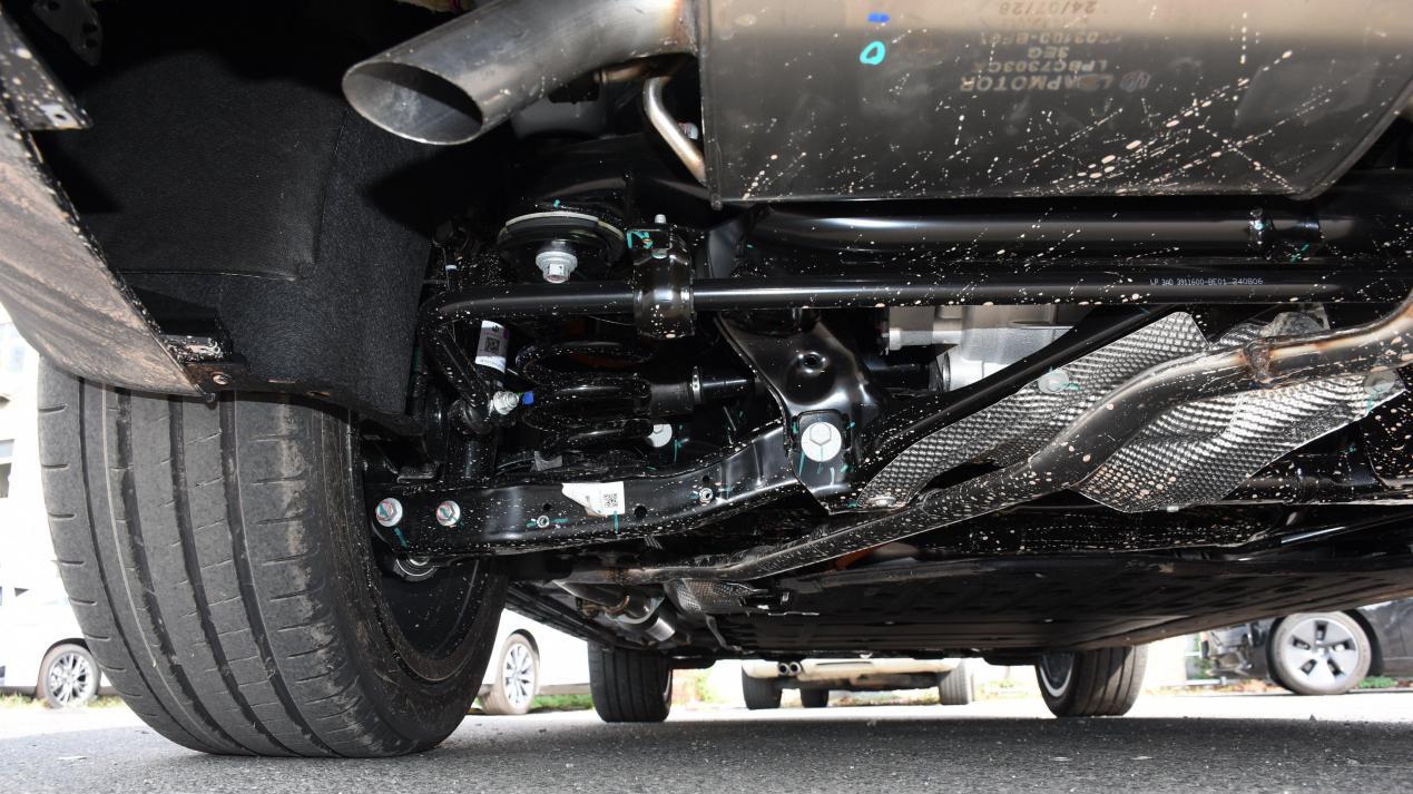 想买零跑C16的看过来！全家6口人体验后，听听他们怎么说？