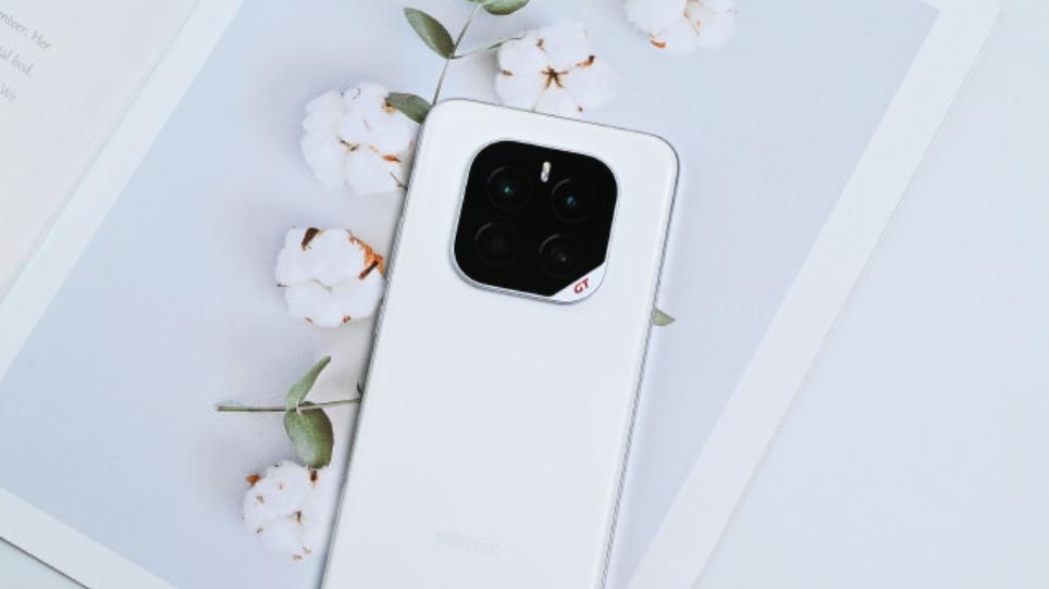 荣耀不讲武德，7200mAh+512GB+50倍变焦才卖3499元，香气诱人！