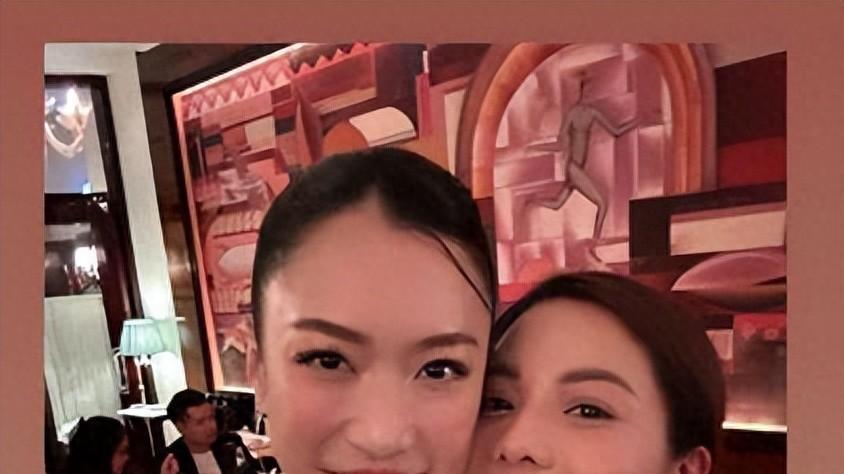 霍启仁订婚不见朱玲玲，她和罗康瑞婚姻已名存实亡？