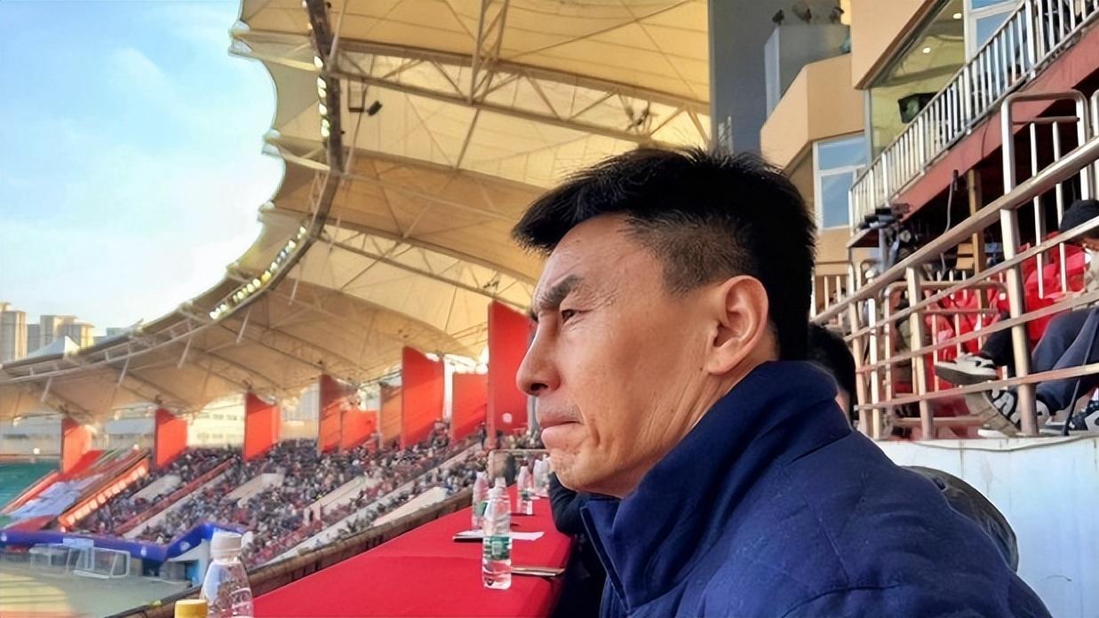 同样是申花名宿！为何赵明剑能代表上海老甲A出战，冯潇霆却没有