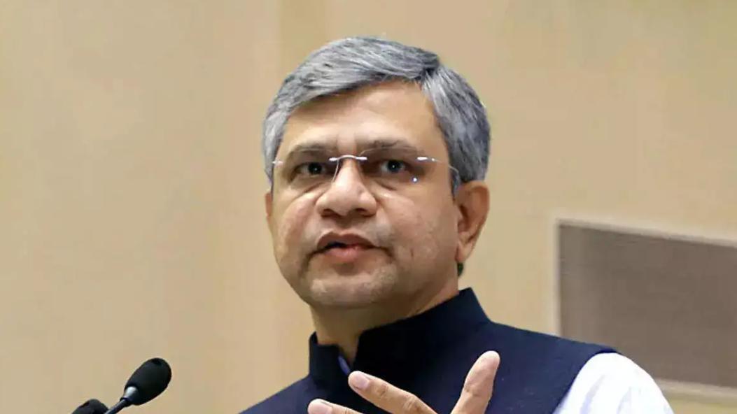 莫迪要砸100亿美元，豪言7年后跟中美平起平坐，堂堂正正上桌吃饭